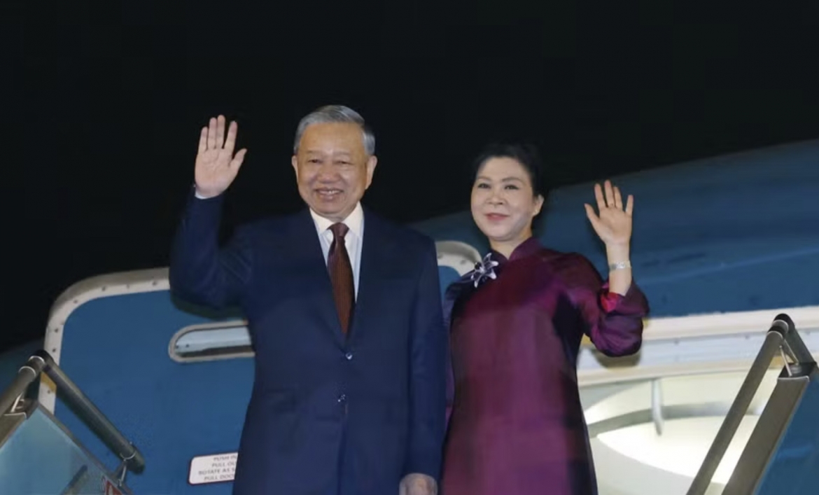 Party General Secretary and State President To Lam and his spouse leave Hanoi for a state visit to China (Photo: VNA)