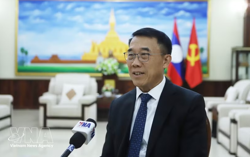 Bounleua Phandanouvong, head of the External Relations Commission of the Lao People’s Revolutionary Party (LPRP) Central Committee, grants an interview to the VNA. (Photo: VNA)