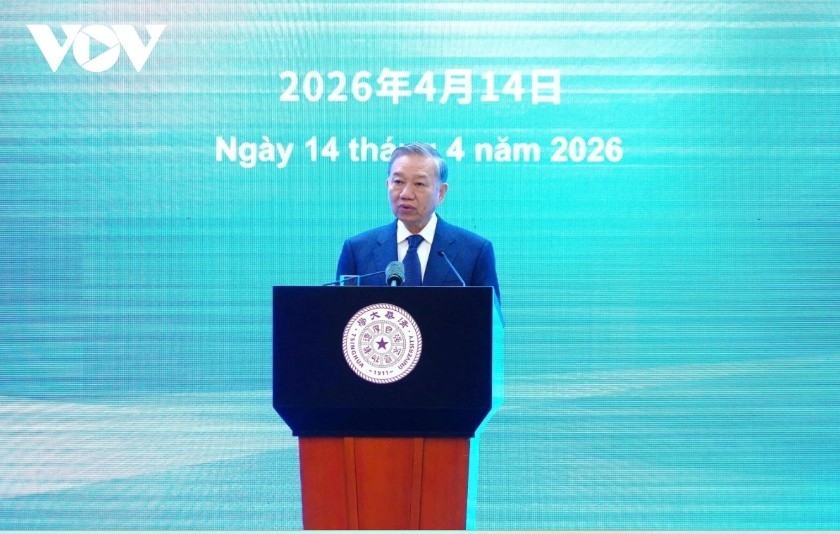  Party General Secretary and President To Lam speaks at Tsinghua University
