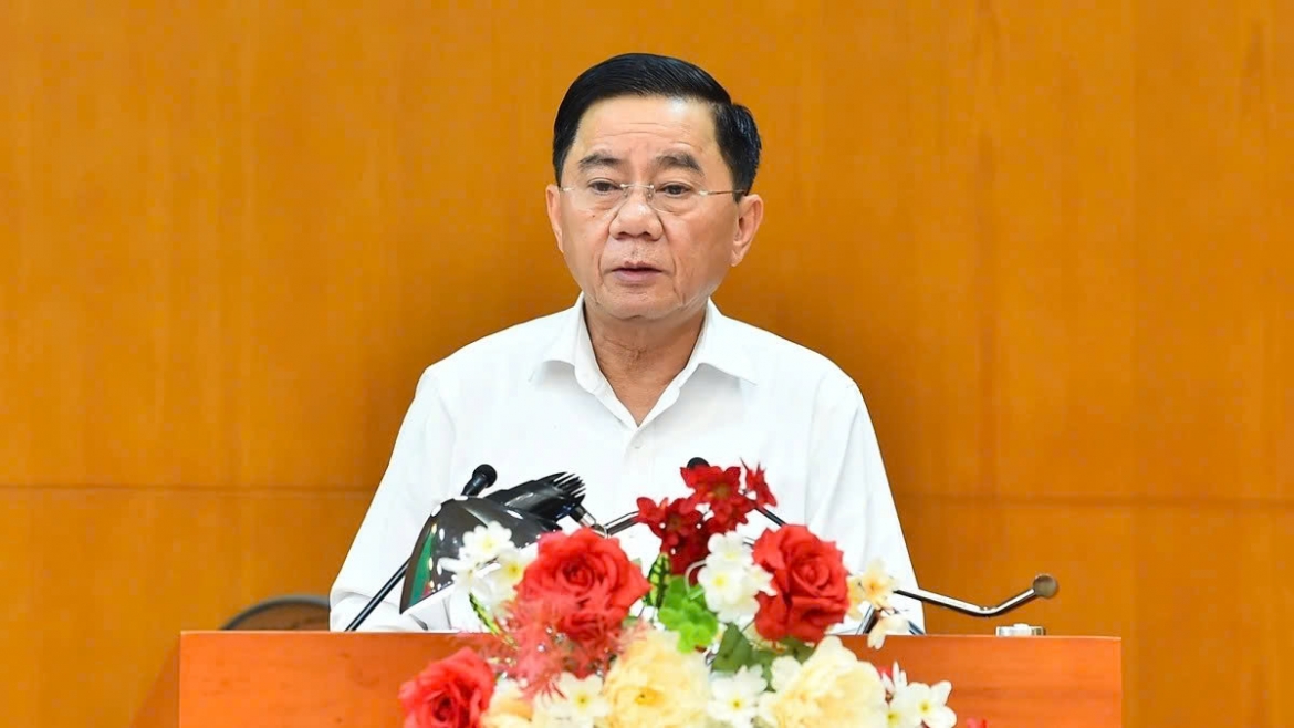 Tran Cam Tu, Politburo member and Permanent member of the Secretariat of the Communist Party of Vietnam Central Committee