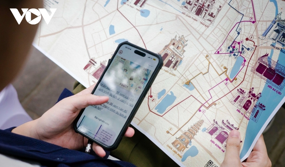 Visitors use the H-Heritage mobile app to explore the history of cultural heritage sites via smartphone