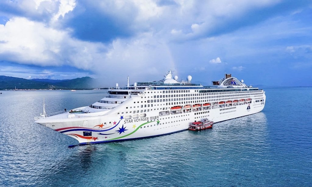 Bahamas-flagged cruise ship Star Voyager (Photo: https: ivivu.com)