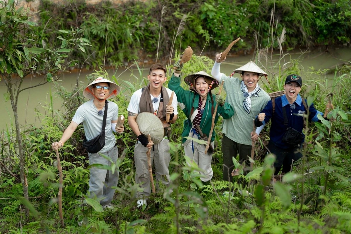The reality TV show Gia đình Haha (Haha family), a Vietnamese version of Chinese show Haha Farmer, creates a buzz in 2025 and early 2026