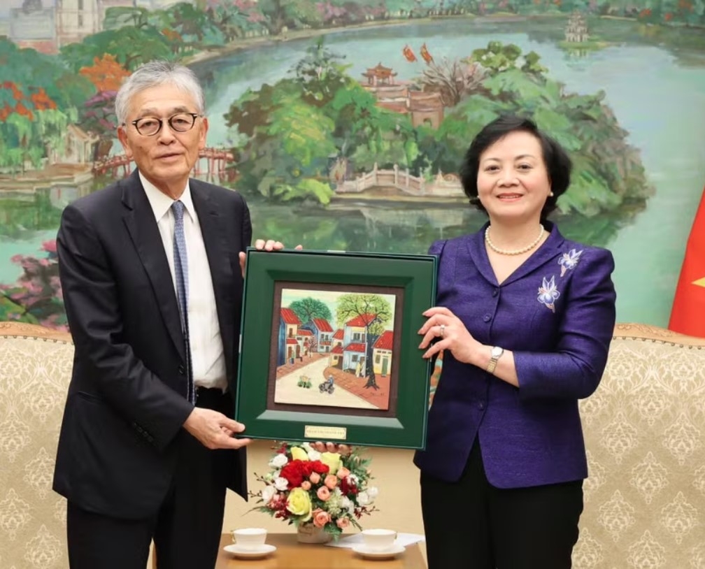 Deputy Prime Minister Pham Thi Thanh Tra (R) receives President and CEO of Japan’s erex Co., Ltd. Honna Hitoshi (Photo: VGP)