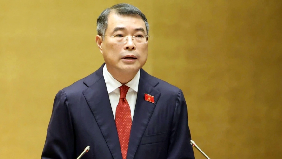 Prime Minister Le Minh Hung addresses the National Assembly following the swearing-in ceremony