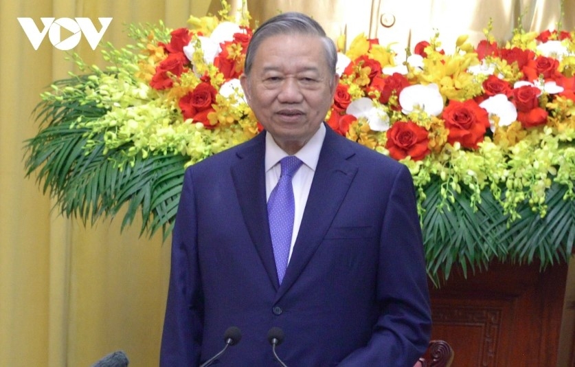 Party General Secretary and State President To Lam delivers remarks assigning tasks to newly appointed ambassadors.