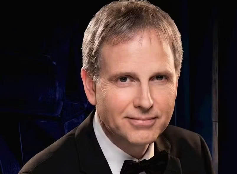 Internationally acclaimed pianist Kevin Kenner (Photo: VCMA)