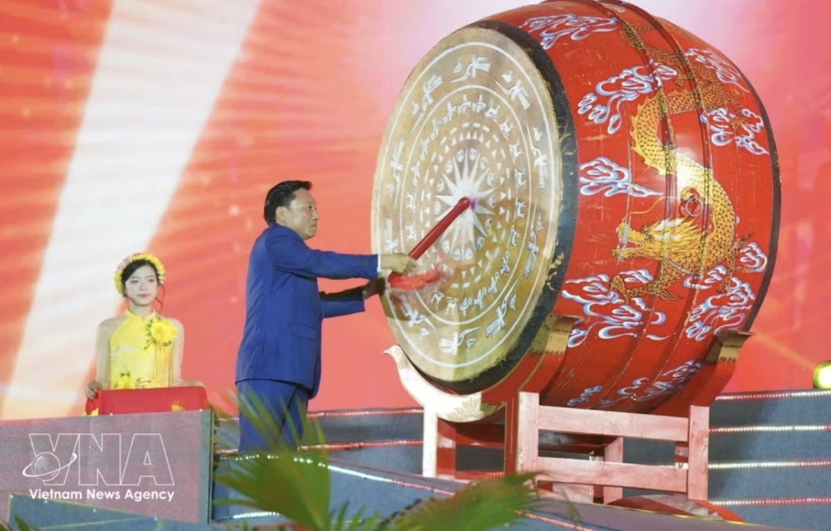 At the opening of Hung Kings Temple Festival and the Ancestral Land Culture and Tourism Week 2026 (Photo: VNA)