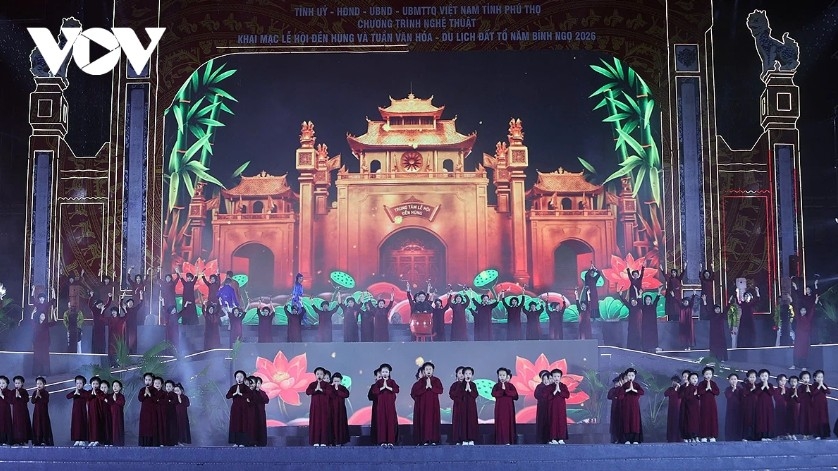 The opening night themed “Sacred Origins- Hung Kings Ancestral Land” draws large crowds of residents and visitors.