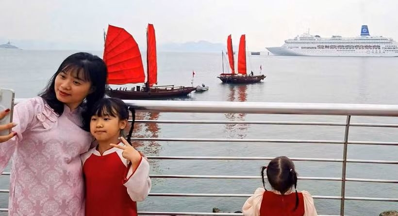 The red sails are expected to become a unique visual highlight and popular check-in feature (Source: Quang Ninh's online portal)
