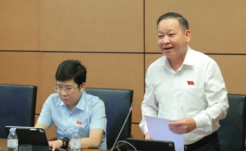 Trang A Duong, a deputy from the Lao Cai NA delegation