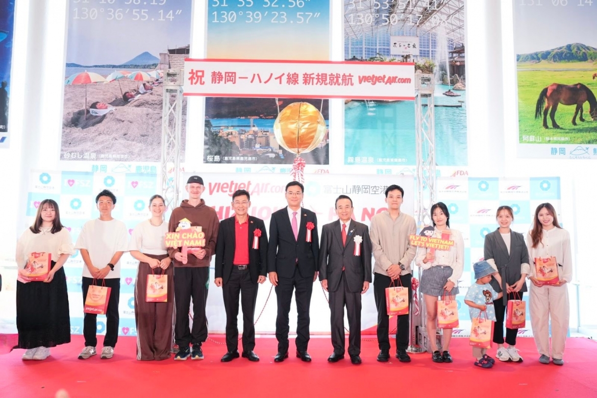 Japan’s Shizuoka Airport welcomes Vietjet’s inaugural Hanoi–Shizuoka flight, marking the first direct link between the two cities (Photo: VJ)