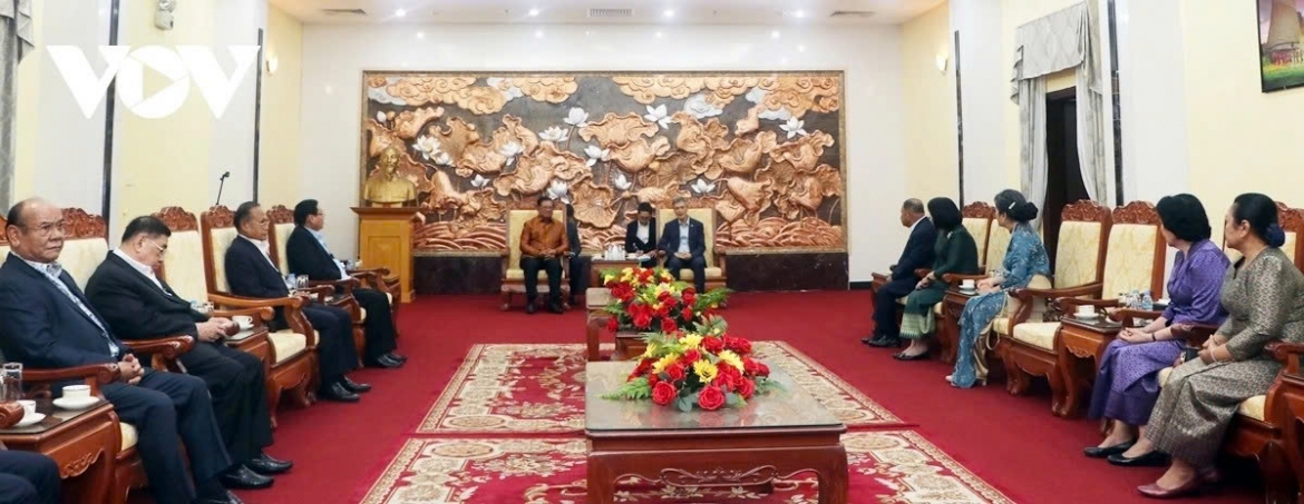 The Vietnamese Embassy in Cambodia hosts a gathering in Phnom Penh on April 2 with the Standing Committee of the Cambodian People’s Party Central Committee