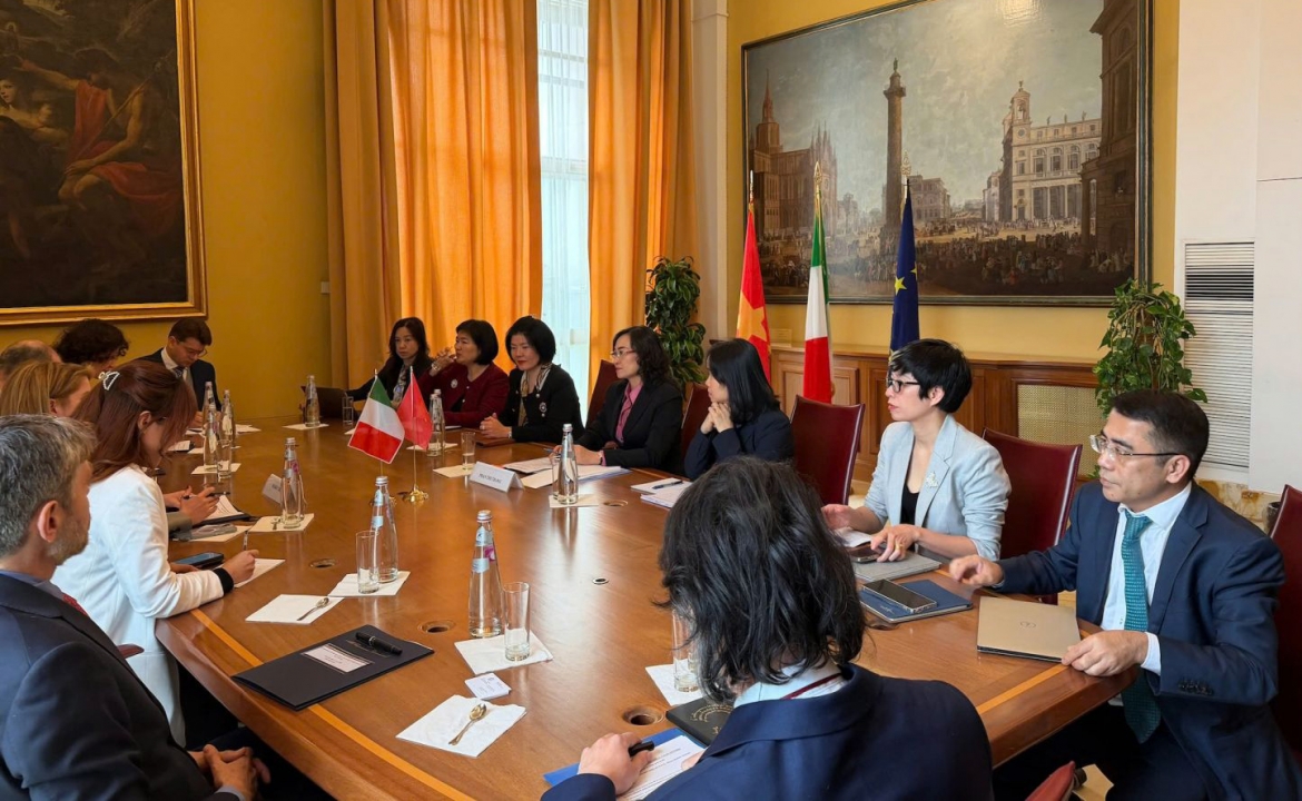 Delegates attend the 10th meeting of the Italy-Vietnam Joint Economic Commission in Rome. (Photo: MoIT)