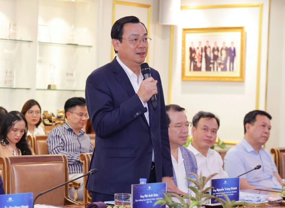 Nguyen Trung Khanh, director of the Vietnam National Authority of Tourism, addresses the launch ceremony 