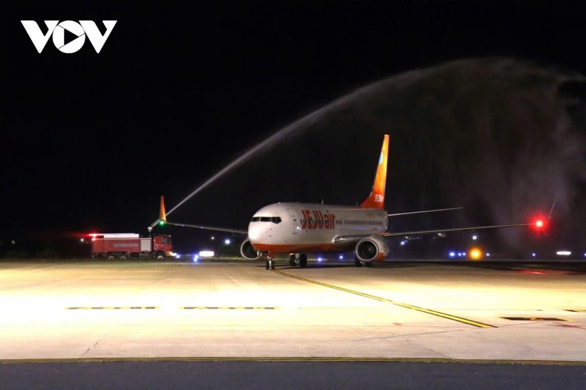 Jeju Air is among Korean airlines to cut Vietnam flights amid fuel price hikes.