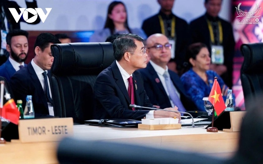 Prime Minister Le Minh Hung addresses the summit
