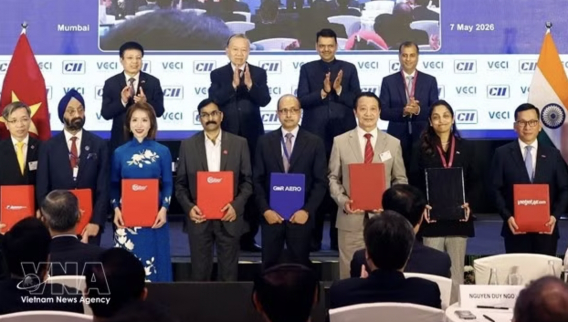 Vietjet signs strategic cooperation agreements with India’s leading enterprises, GMR Airports Limited and Bird Group, in the presence of Party General Secretary and State President To Lam at the India-Vietnam Business Forum in Mumbai on May 7. (Source: Vietjet)