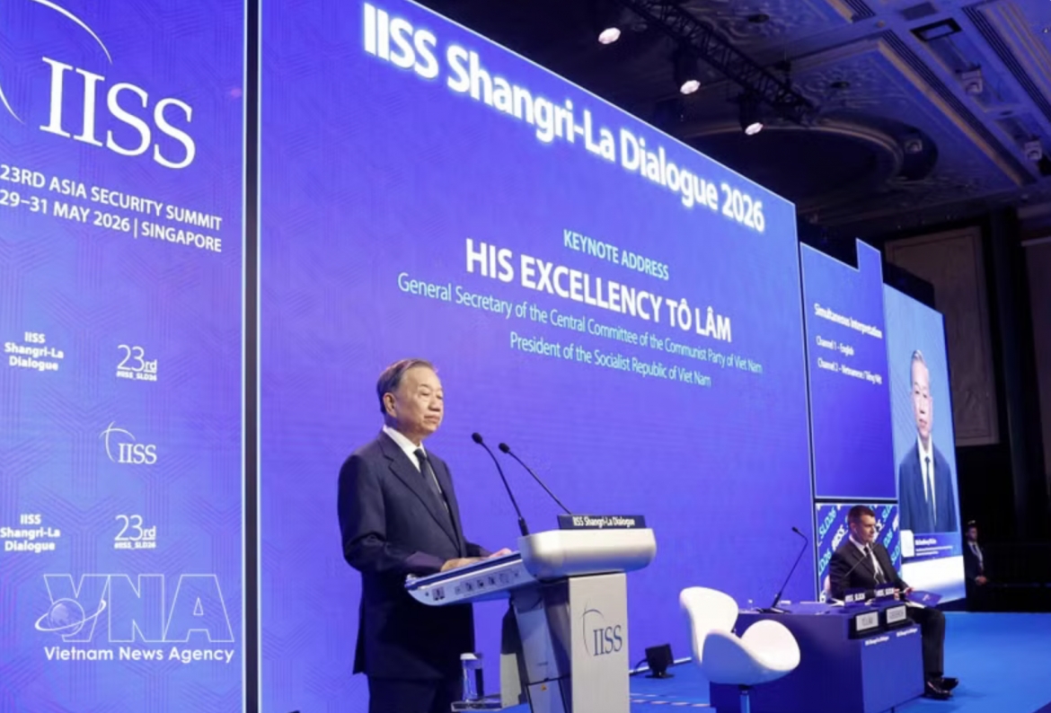 General Secretary of the Communist Party of Vietnam (CPV) Central Committee and State President To Lam delivers a keynote address at the 23rd Shangri-La Dialogue. (Photo: VNA)