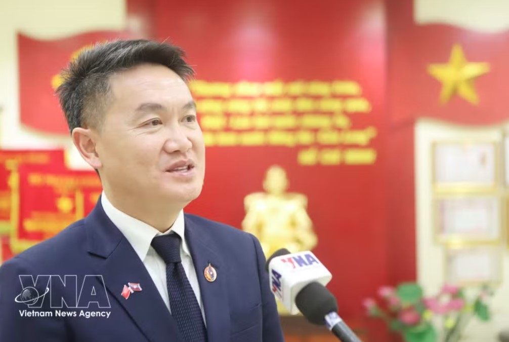 Thongly Sisoulith, Secretary of the Central Committee of the Lao People's Revolutionary Youth Union, speaks to Vietnam News Agency's correspondents in Vientiane (Photo: VNA)