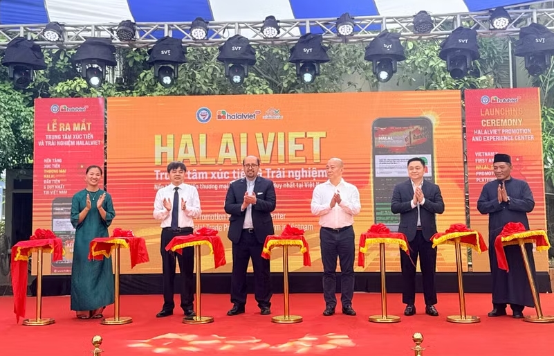 At the launching ceremony (Photo: VNA)