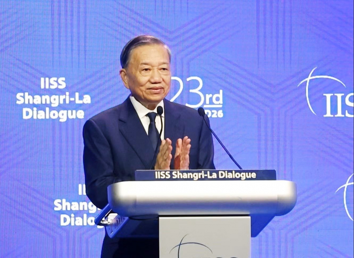 General Secretary of the Communist Party of Vietnam Central Committee and State President To Lam speaks at the 23rd Shangri-La Dialogue in Singapore on May 29. (Photo: VNA)