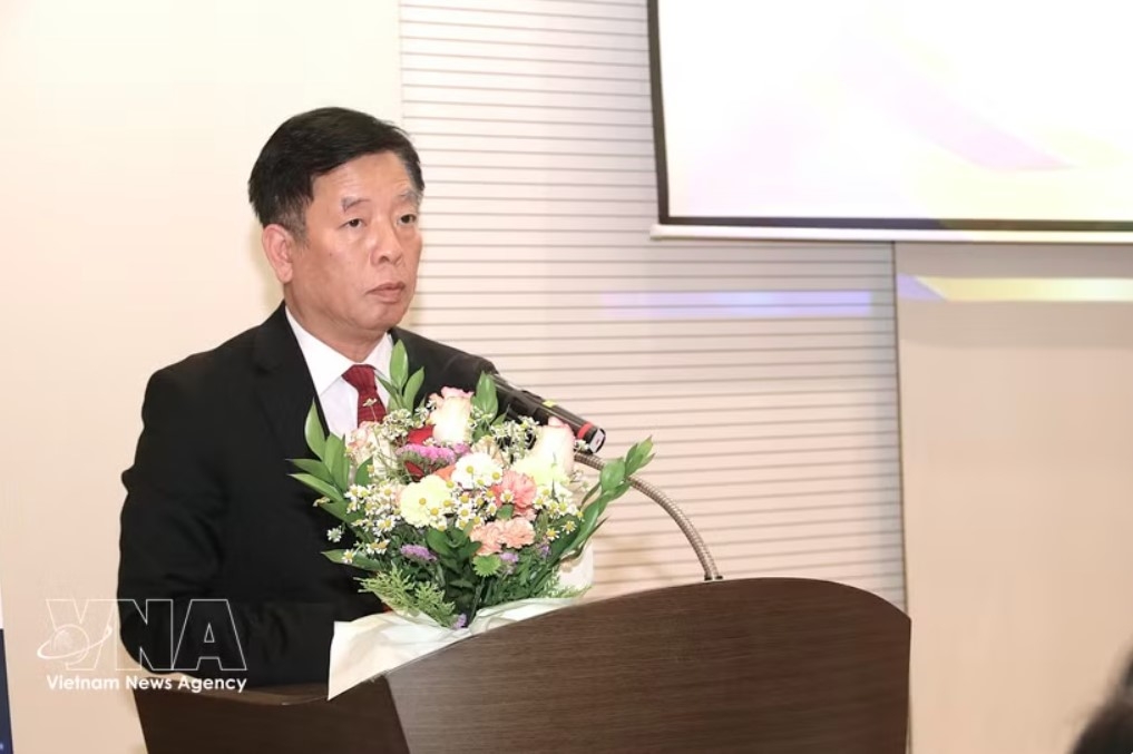 Vietnamese Ambassador to the RoK Vu Ho speaks at the seminar. (Photo: VNA)