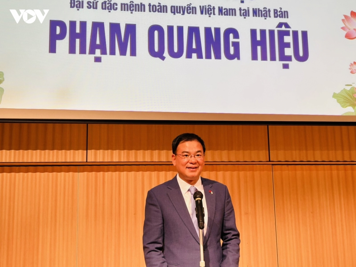 Ambassador Pham Quang Hieu speaks at the event