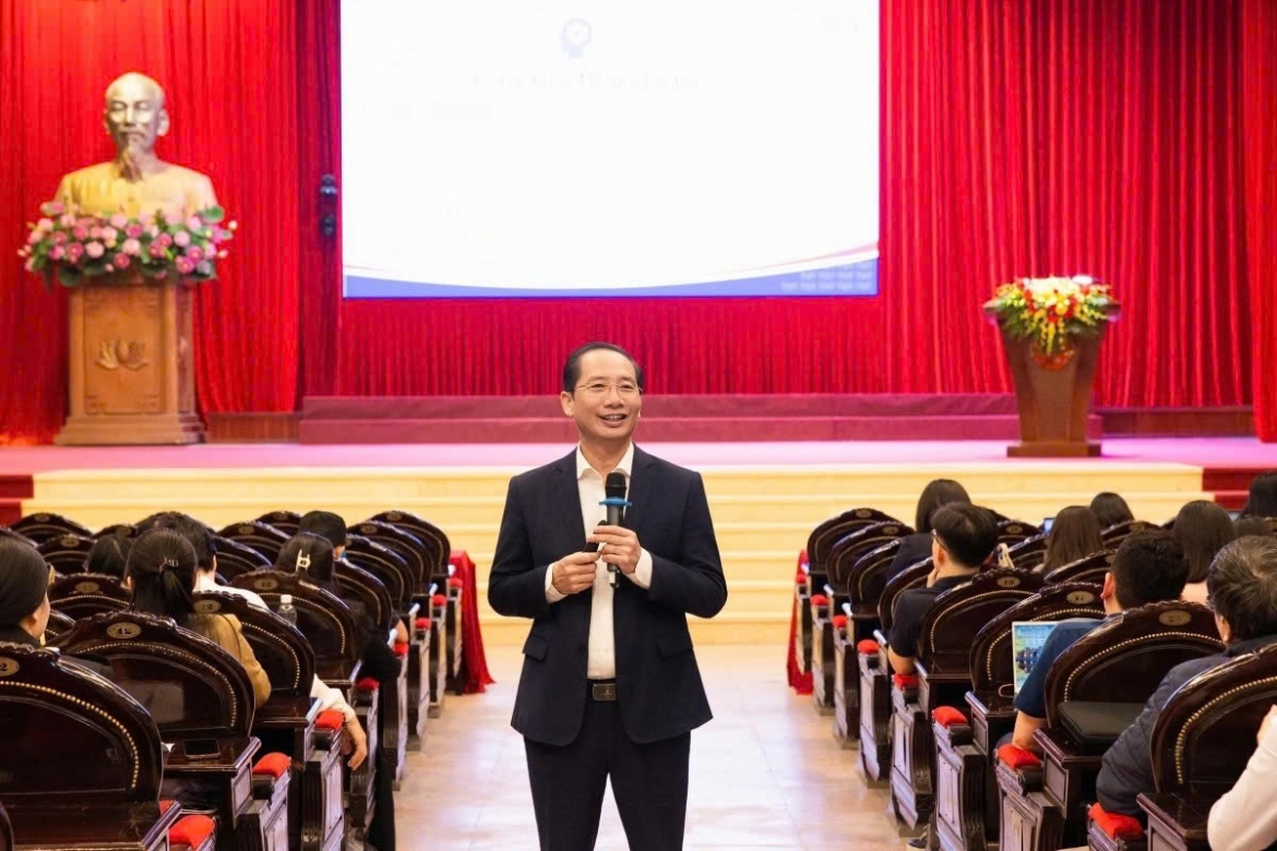 Associate Professor Dr. Nguyen Ba Chien, director of the Academy of Public Administration and Governance, says recent government policies and actions have reflected flexibility in governance, institutional reform and long-term strategic thinking.