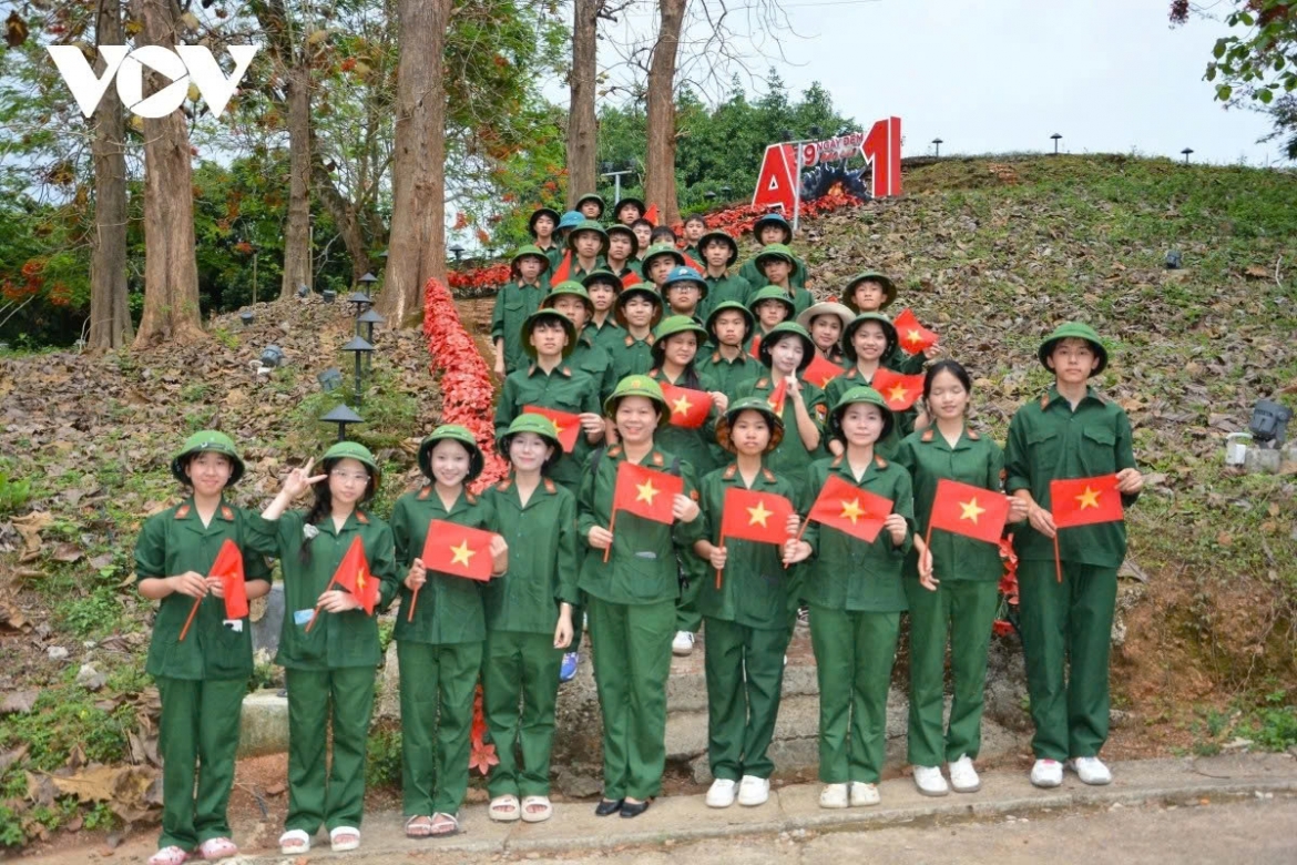 Historical sites such as Hill A1, the De Castries Bunker, and the Command Headquarters of the Battle of Dien Bien Phu in Muong Phang attract large numbers of visitors.