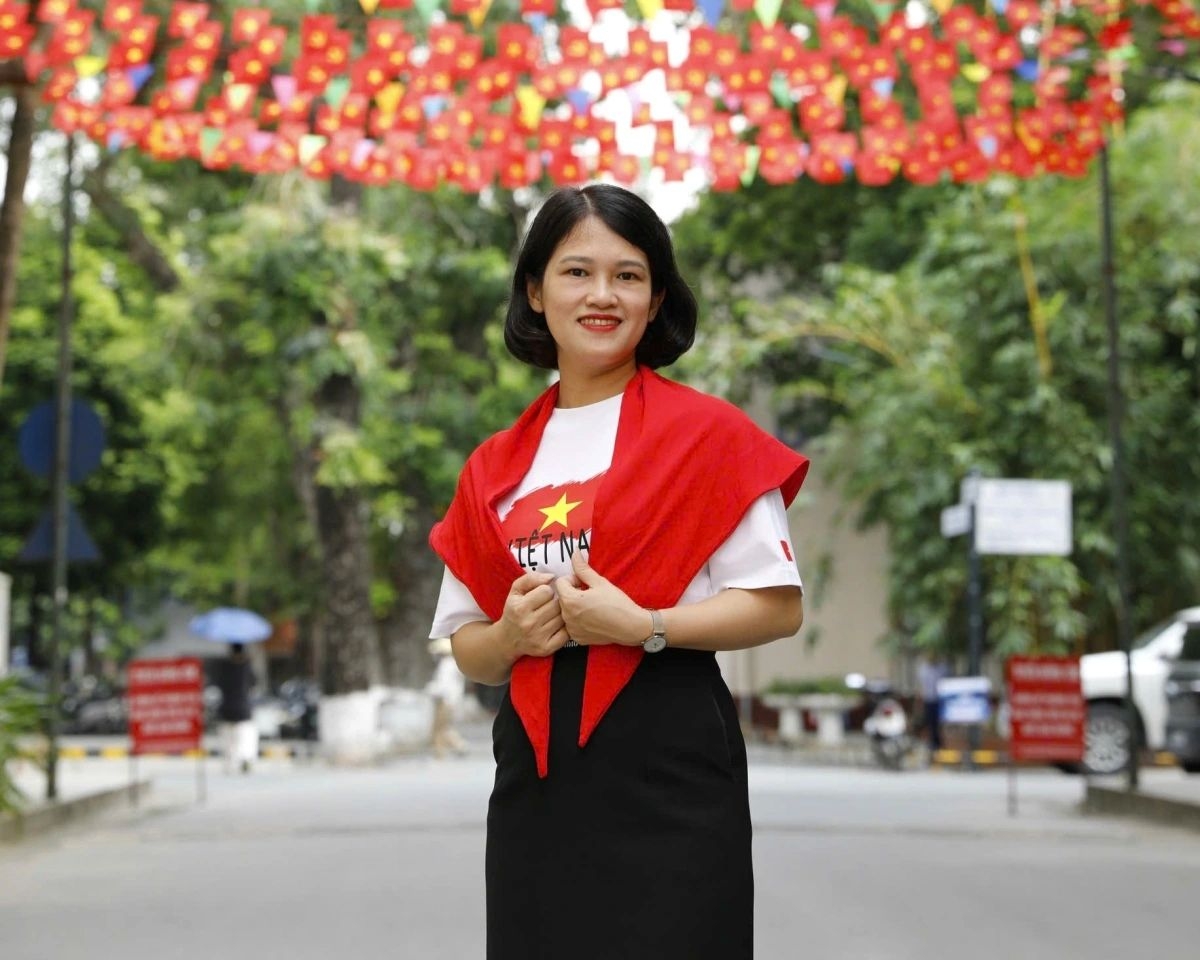 Dr. Bui Thi Hong Thuy from Faculty of Political Theory under the Banking Academy of Vietnam