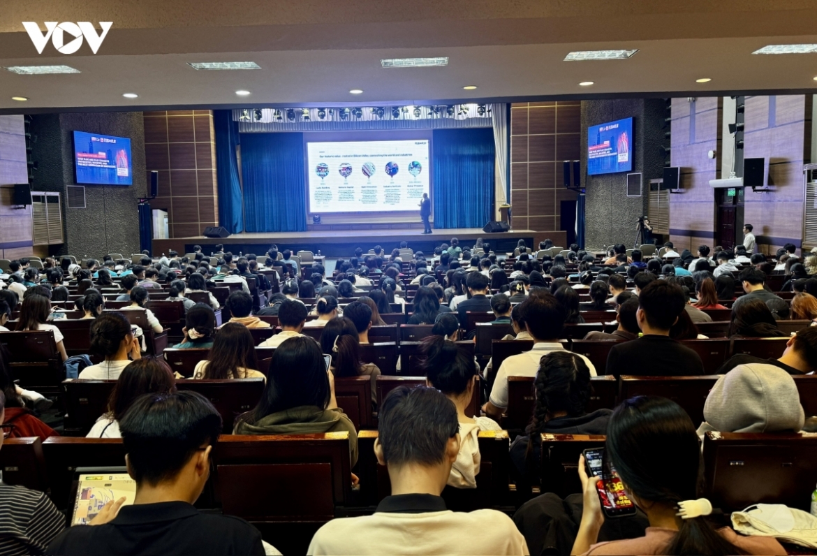 “From Vietnam to Silicon Valley: How Startups Enter Global Innovation Ecosystems” brings together nearly 1,000 participants from universities, startups, venture capital funds, technology enterprises, and innovation support organisations from Vietnam and abroad