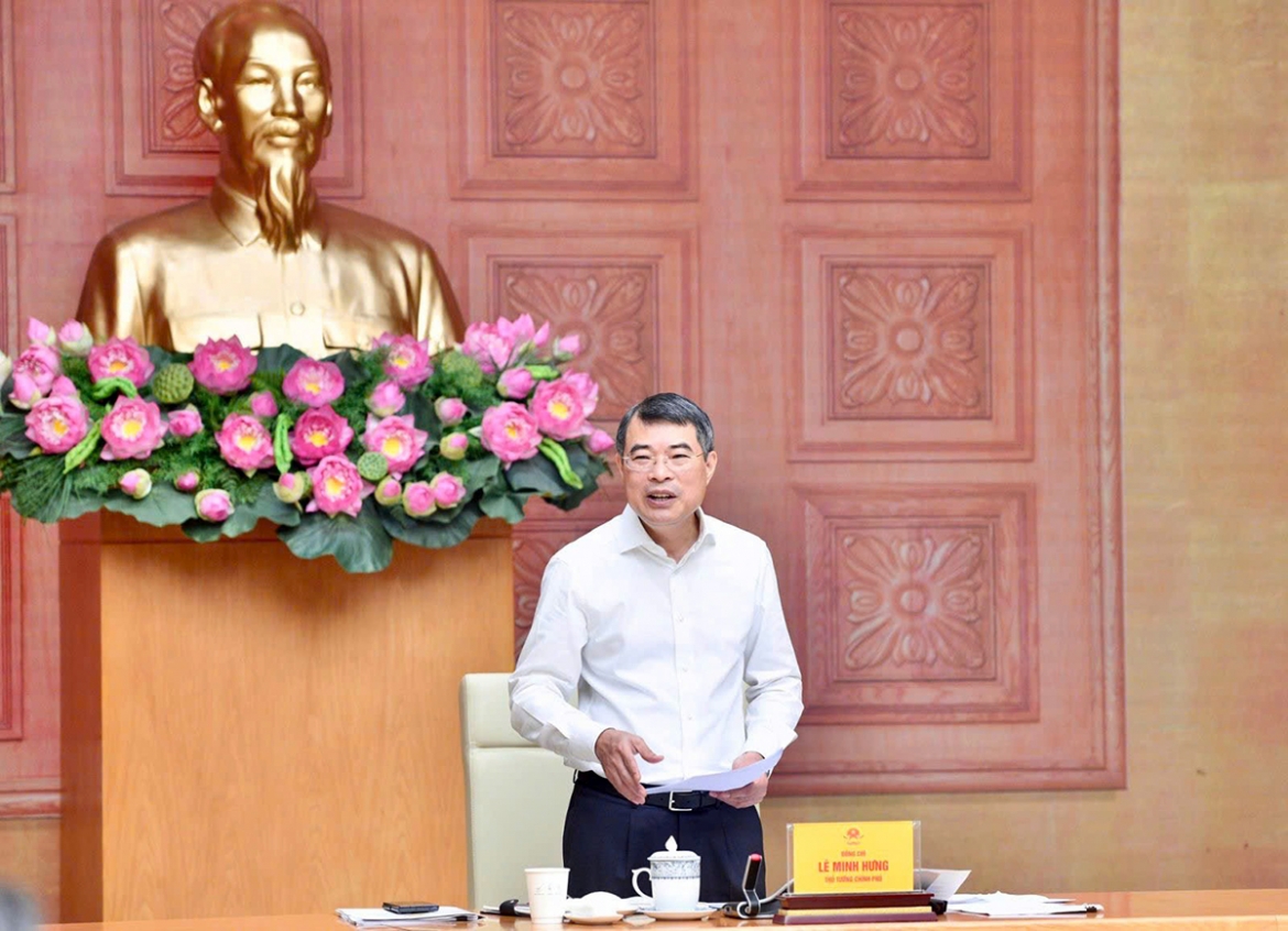 Prime Minister Le Minh Hung calls for sweeping institutional reform and a modern legal framework to support long-term economic growth, innovation and digital transformation, during a working session with the Ministry of Justice on May 11.