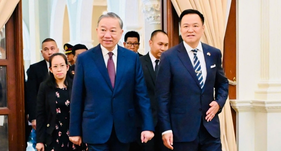 Party General Secretary and State President To Lam and Thai Prime Minister Anutin Charnvirakul co-chair a press conference following high-level talks.