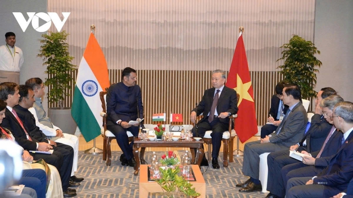 Top Vietnamese leader receives Devendra Fadnavis, Chief Minister of Maharashtra state of India, in Mumbai on May 7.