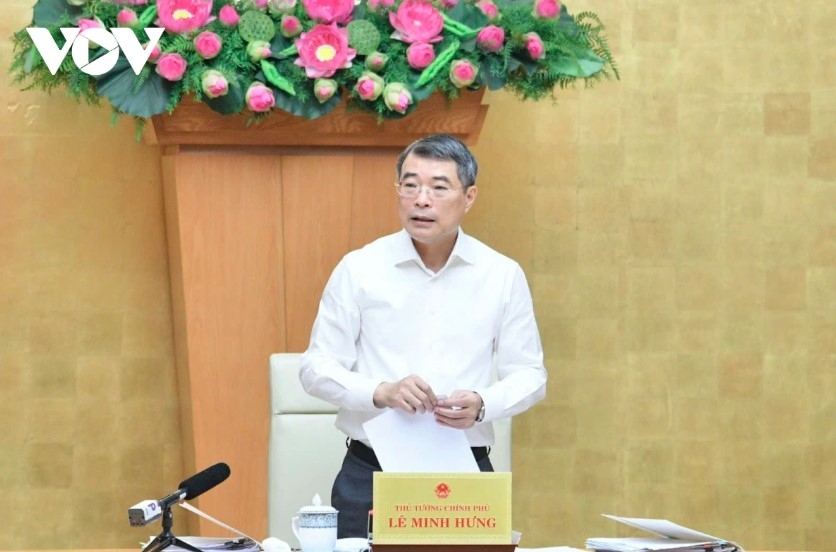Prime Minister Le Minh Hung urges macroeconomic management scenarios and coordinated measures to boost growth