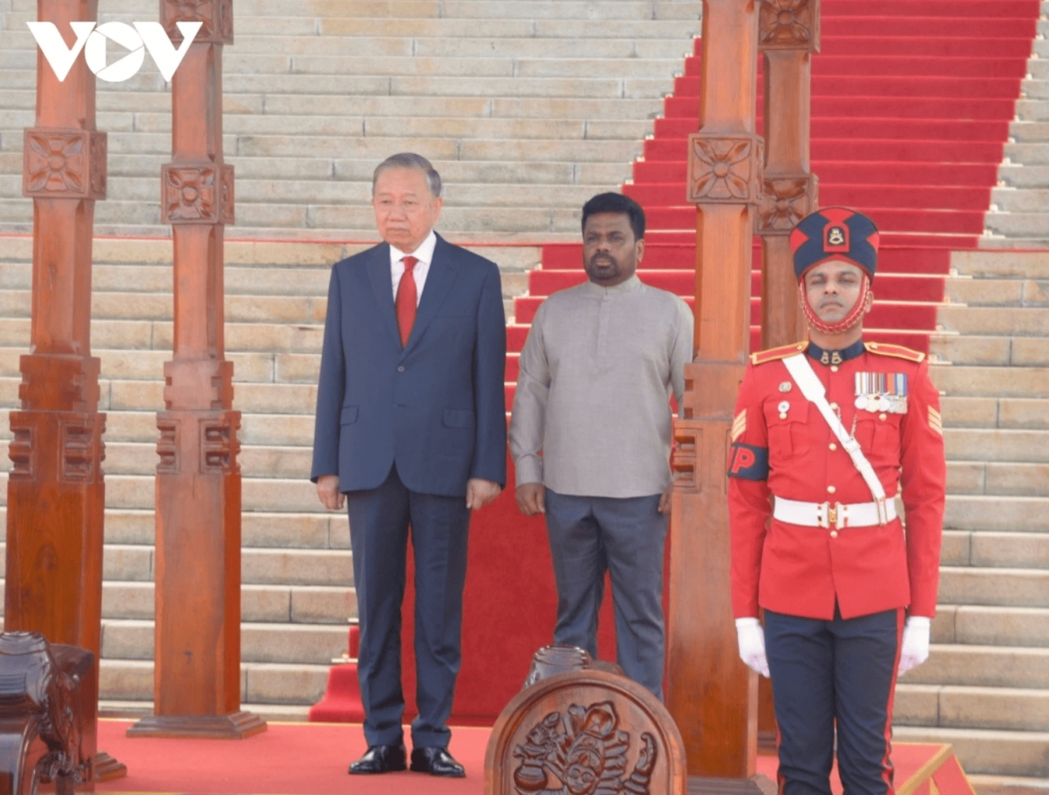    President Anura Kumara Dissanayake hosts an official welcoming ceremony at the Presidential Secretariat for General Secretary and President To Lam and the high-level Vietnamese delegation.