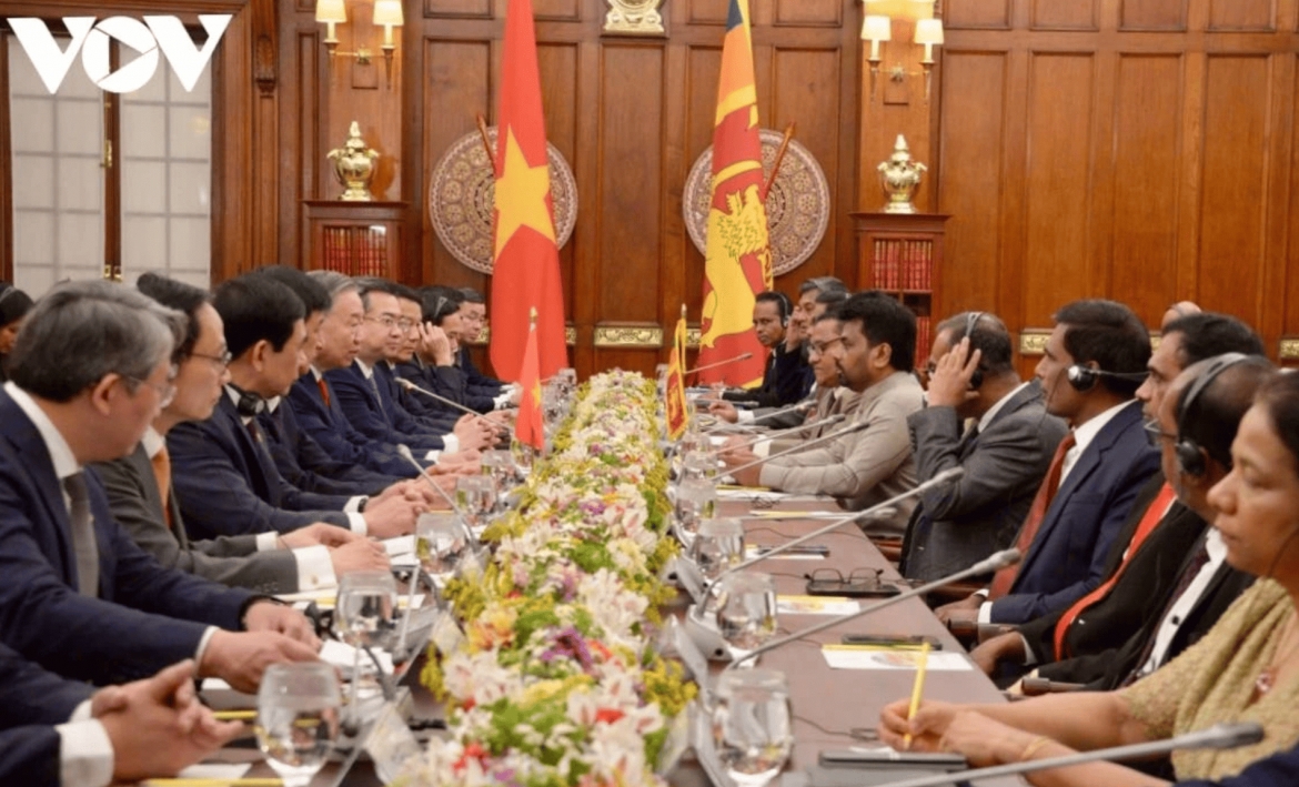 General Secretary and President To Lam holds talks with Sri Lankan President Anura Kumara Dissanayake.