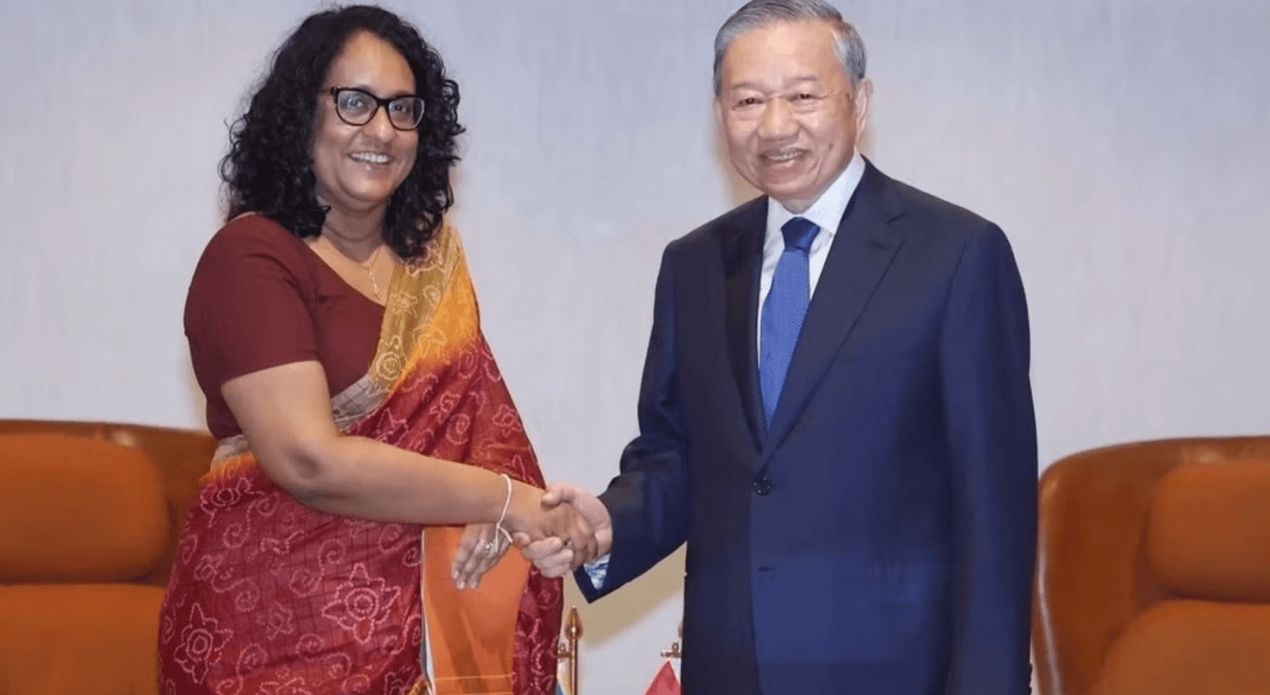 To Lam calls on the Sri Lankan government to create favorable conditions and incentives for major Vietnamese enterprises investing in infrastructure, services, tourism, electric vehicles, technology and telecommunications. (Photo: VNA)