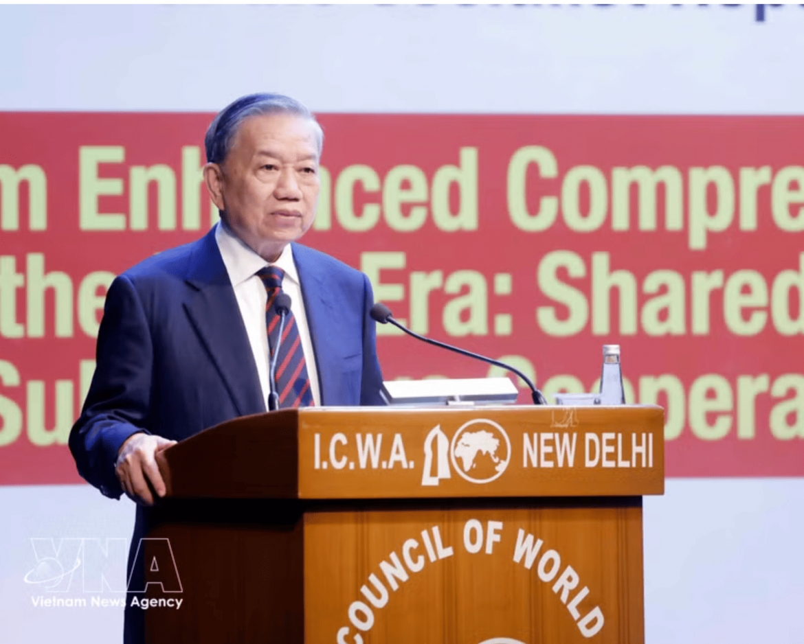 General Secretary of the Communist Party of Vietnam Central Committee and State President To Lam delivers the policy speech at the Indian Council of World Affairs (Photo: VNA)