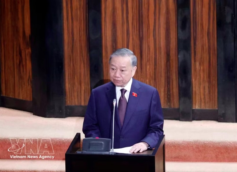 General Secretary of the Communist Party of Vietnam (CPV) Central Committee and State President To Lam addresses the Parliament of Sri Lanka on May 8. (Photo: VNA)