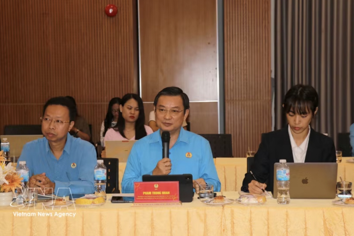 Pham Trong Nhan, Vice President of the Ho Chi Minh City Labour Federation, speaks at a working session with the National Trades Union Congress (NTUC) of Singapore on May 13.