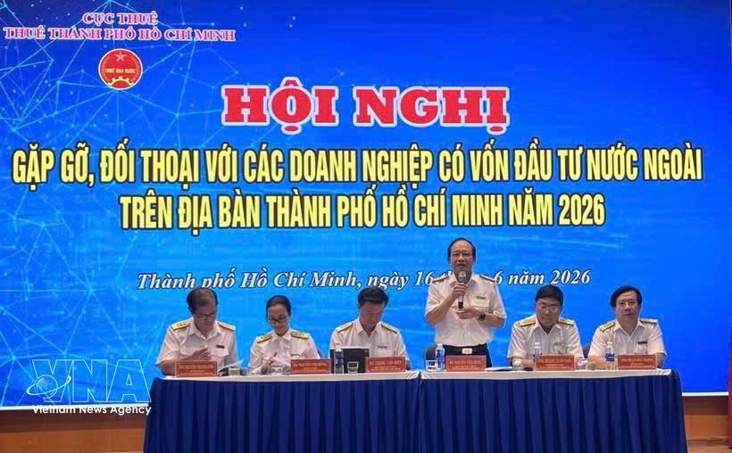Representatives of Ho Chi Minh City's tax agency address concerns and clarify tax-related issues raised by the FDI business community. (Photo: VNA)