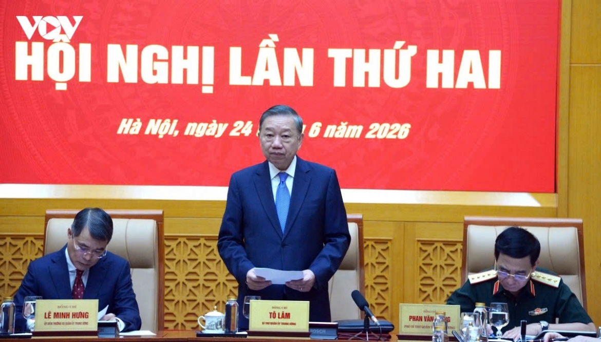 Top Vietnamese leader To Lam (C) calls for enhanced strategic forecasting, military modernisation and digital transformation to strengthen national defence and security, at the second conference of the Central Military Commission for the 2025–2030 term in Hanoi on June 24 