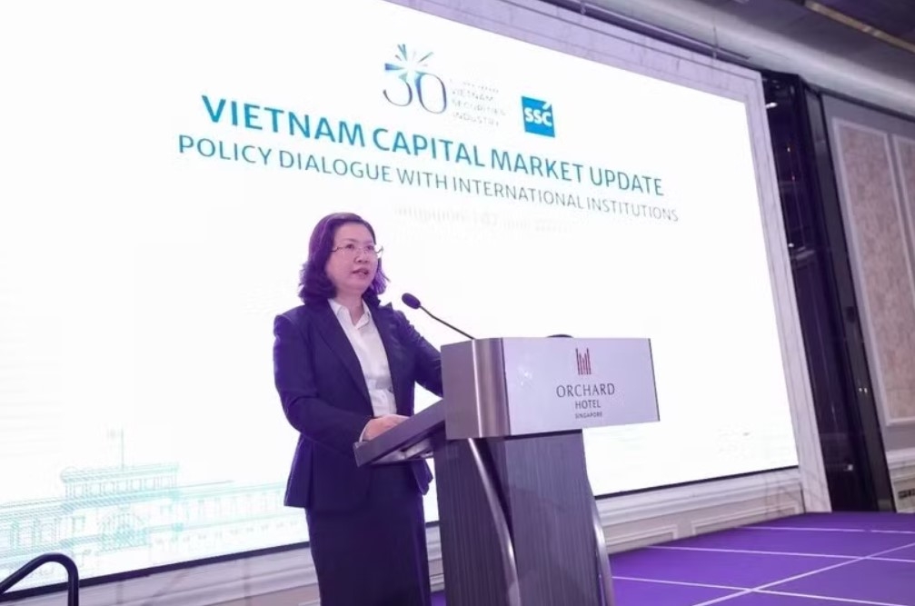 Chairwoman of the State Securities Commission Vu Thi Chan Phuong delivers opening remarks at the seminar. (Photo: State Securities Commission)