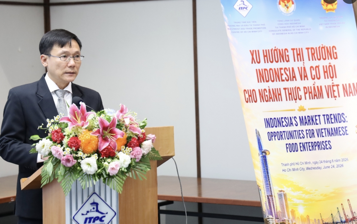 Le Anh Hoang, deputy director of the Ho Chi Minh City Investment and Trade Promotion Centre speaks at the event (Photo: vneconomy.vn)