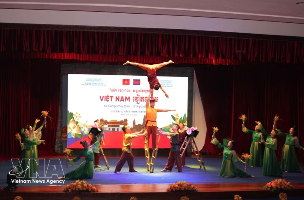 An art performance at the Vietnam Culture Week in Cambodia in 2026. (Photo: VNA)