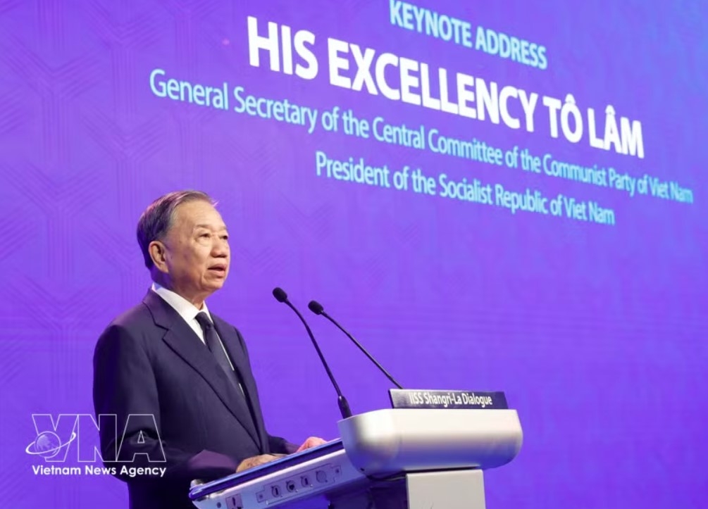 General Secretary of the Communist Party of Vietnam Central Committee and President of Vietnam To Lam delivers a keynote address the 23rd Shangri-La Dialogue on May 29. (Photo: VNA)