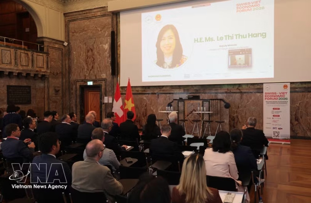 Vietnamese Deputy Minister of Foreign Affairs Le Thi Thu Hang speaks at the forum. (Photo: VNA)