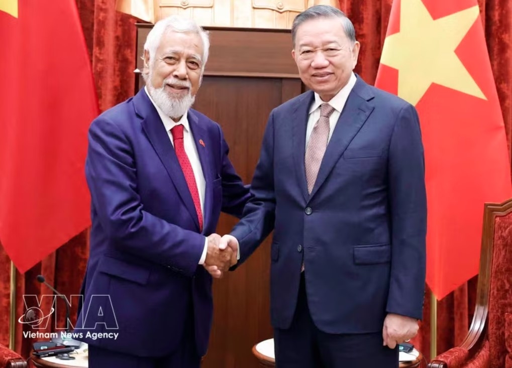 General Secretary of the Communist Party of Vietnam (CPV) Central Committee and State President To Lam (right) and Prime Minister of Timor-Leste Kay Rala Xanana Gusmão at their meeting in Hanoi on June 10 (Photo: VNA)